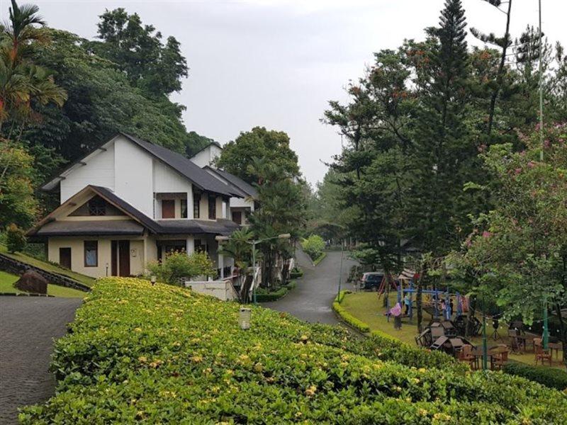 Gunung Geulis Cottages Managed By Royal Tulip Μπογκόρ Εξωτερικό φωτογραφία