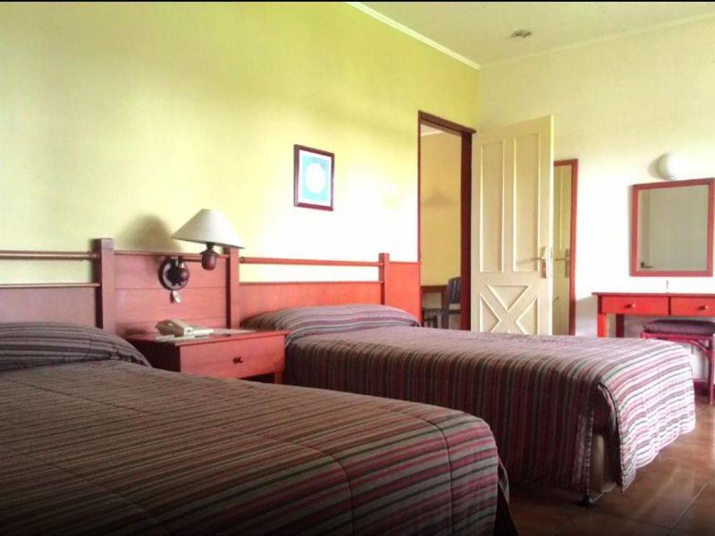 Gunung Geulis Cottages Managed By Royal Tulip Μπογκόρ Εξωτερικό φωτογραφία