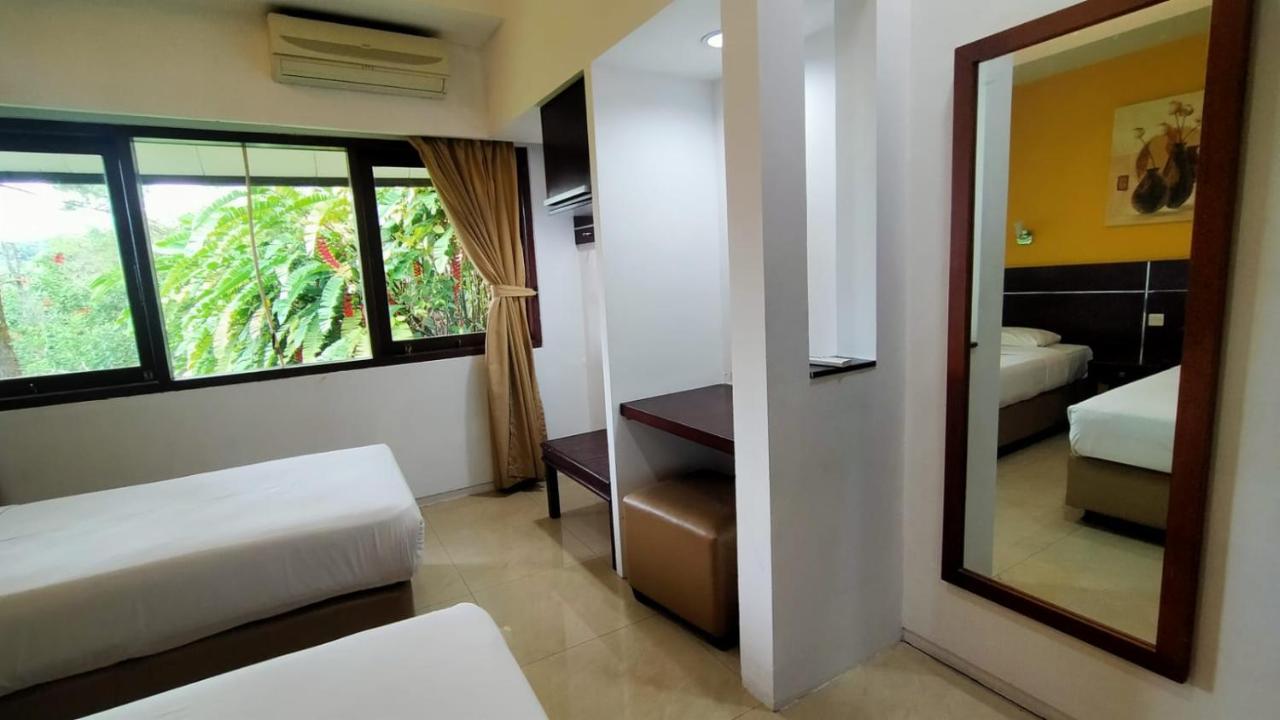 Gunung Geulis Cottages Managed By Royal Tulip Μπογκόρ Εξωτερικό φωτογραφία