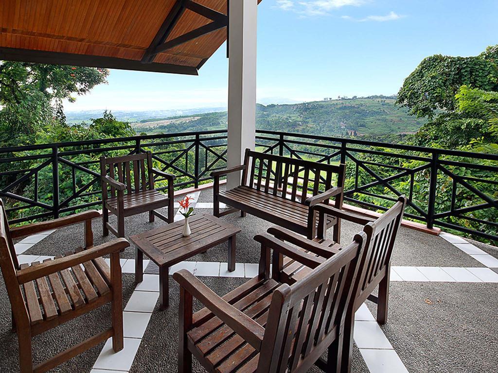 Gunung Geulis Cottages Managed By Royal Tulip Μπογκόρ Εξωτερικό φωτογραφία